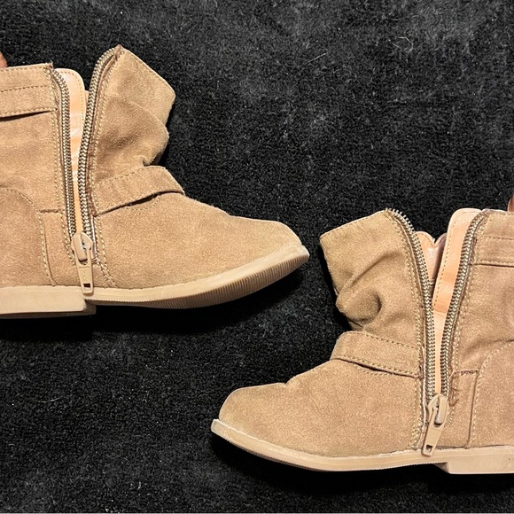 *SOLD*
Old Navy brown faux suede zip up boots - Picture 2 of 5